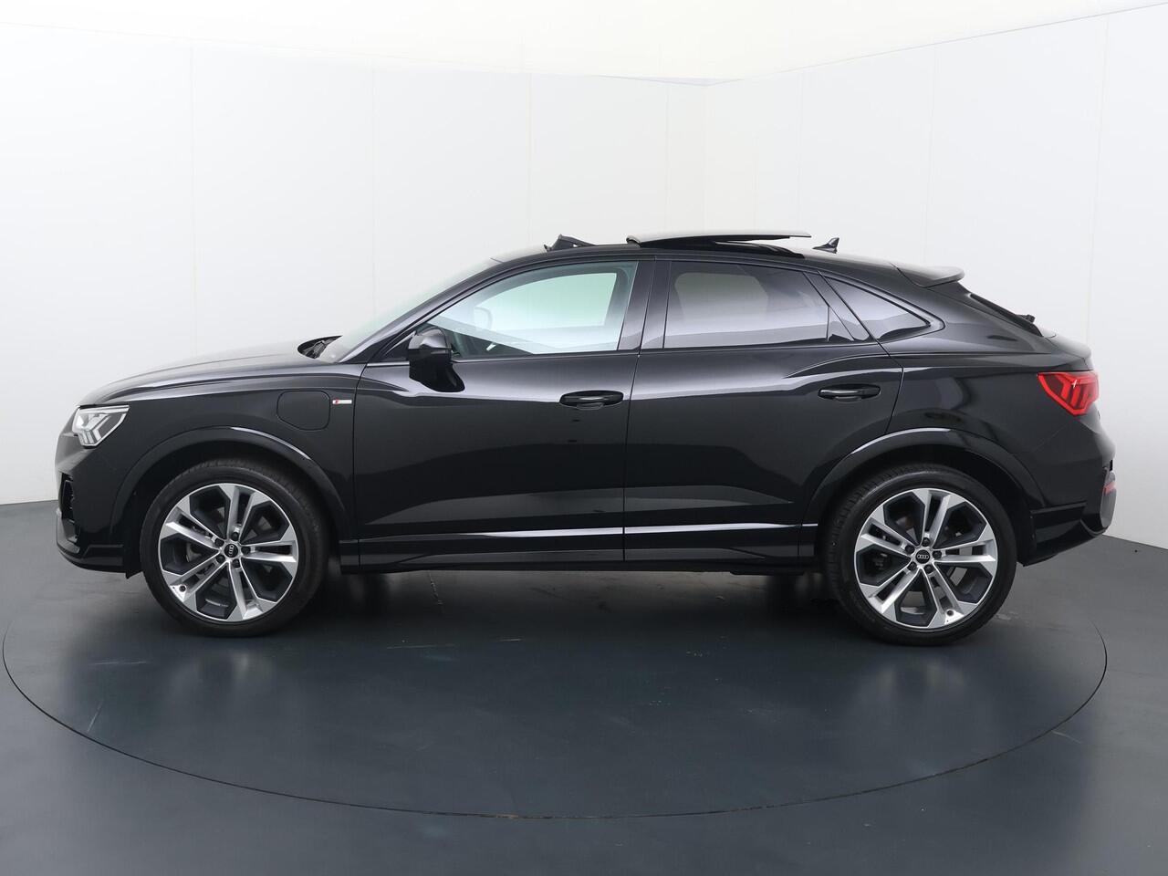 Audi Q3 Sportback 45 TFSI e S Edition | 245 PK | SoH 100% | Trekhaak wegklapbaar | Panoramadak | B&O premium sound | Navigatiesysteem | S line |