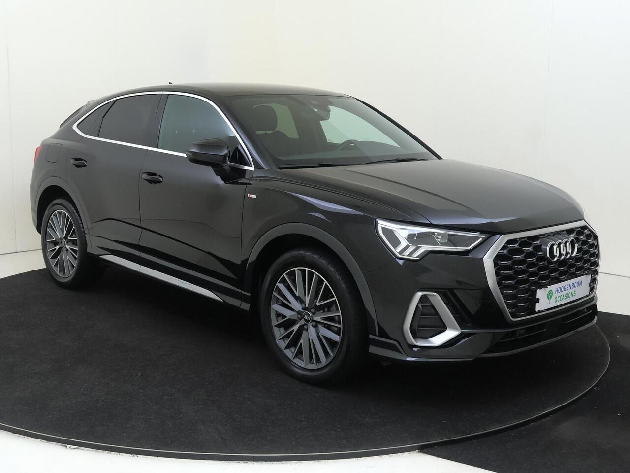 Audi Q3 Sportback 45 TFSI e S Edition | Dodehoek detectie | Sfeerverlichting | Navigatie Plus | Keyless | Adaptieve cruise control | CarPlay | Full LED verlichting |
