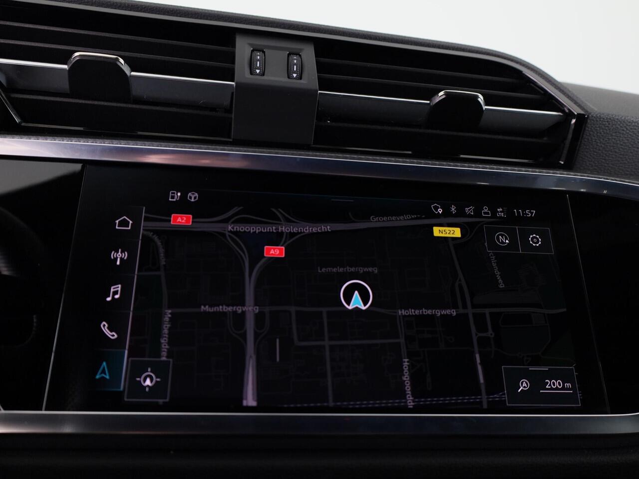 Audi Q3 Sportback 45 TFSI e S Edition 245pk | Lederen bekleding | Navigatie | Verwarmbare voorstoelen | Parkeercamera