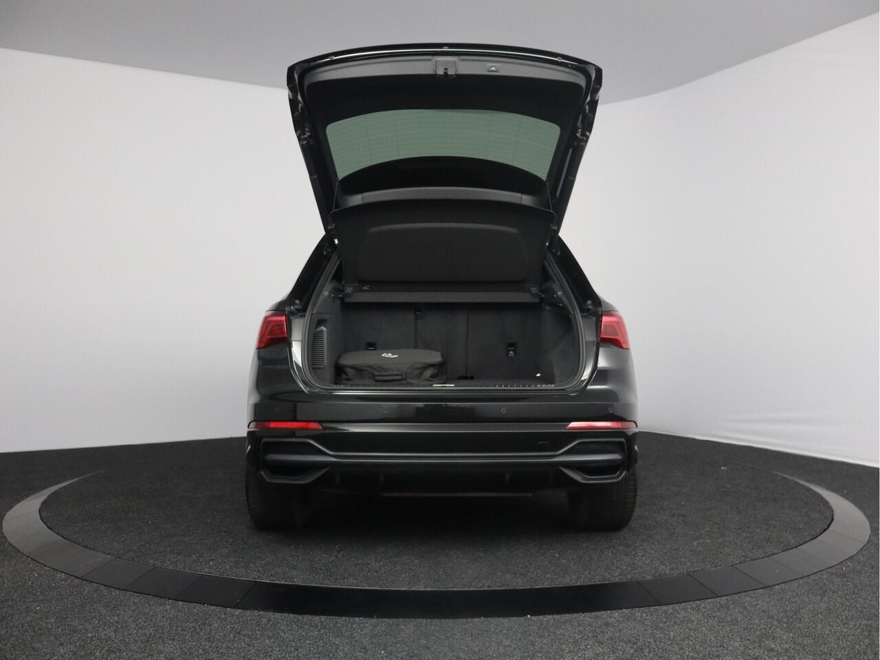 Audi Q3 45 TFSI e S edition Plug-in Hybrid