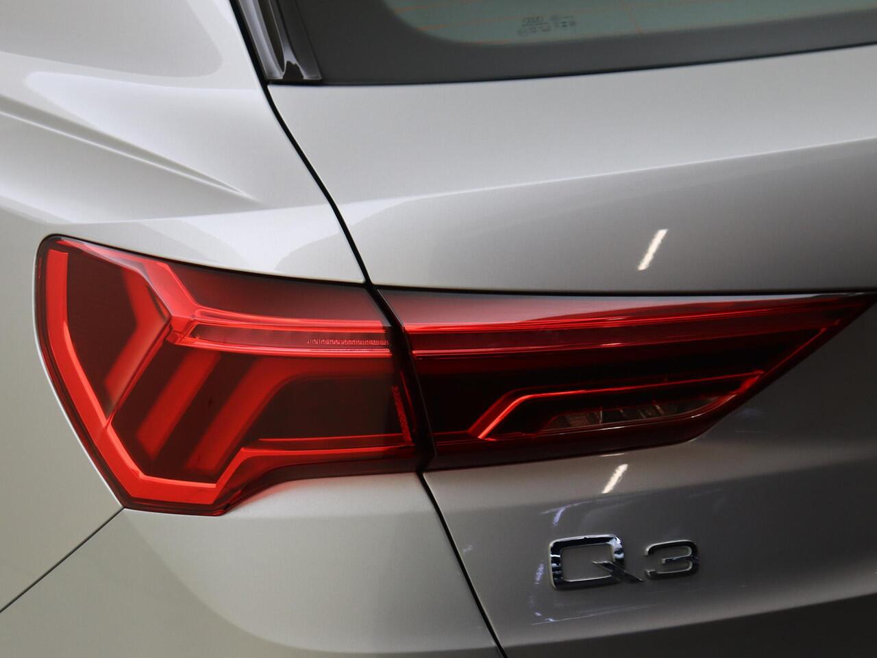 Audi Q3 45 TFSI e Advanced edition | SoH 98% | Adaptieve cruise control | CarPlay | Stoelverwarming | Full LED | Virtual cockpit | Parkeersensoren achter |