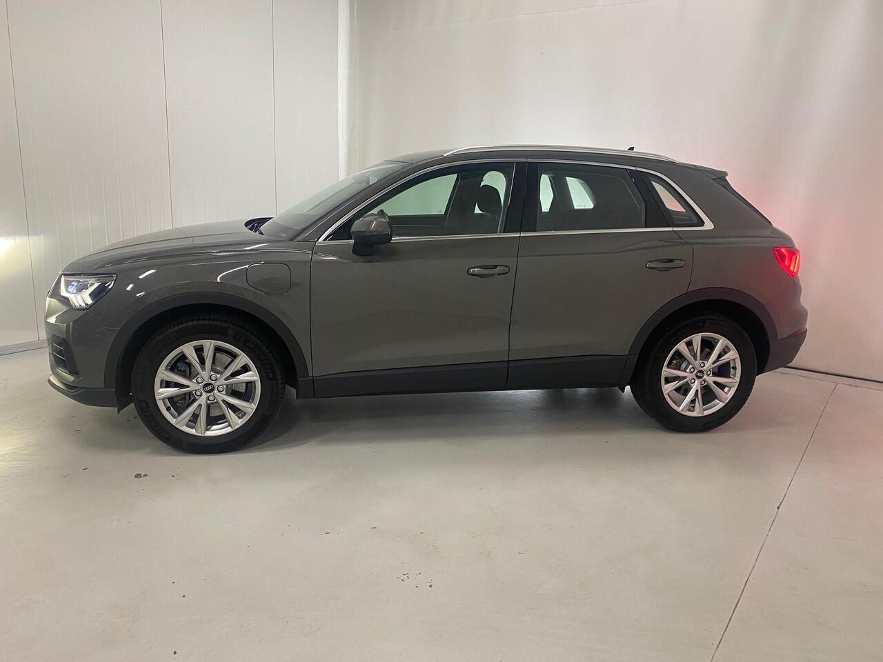 Audi Q3 45 TFSI e Advanced edition Led Koplampen 18 Inch Virtual Cockpit Apple Carplay Navi ACC Trekhaak Doehoek Elektrische Achterklep