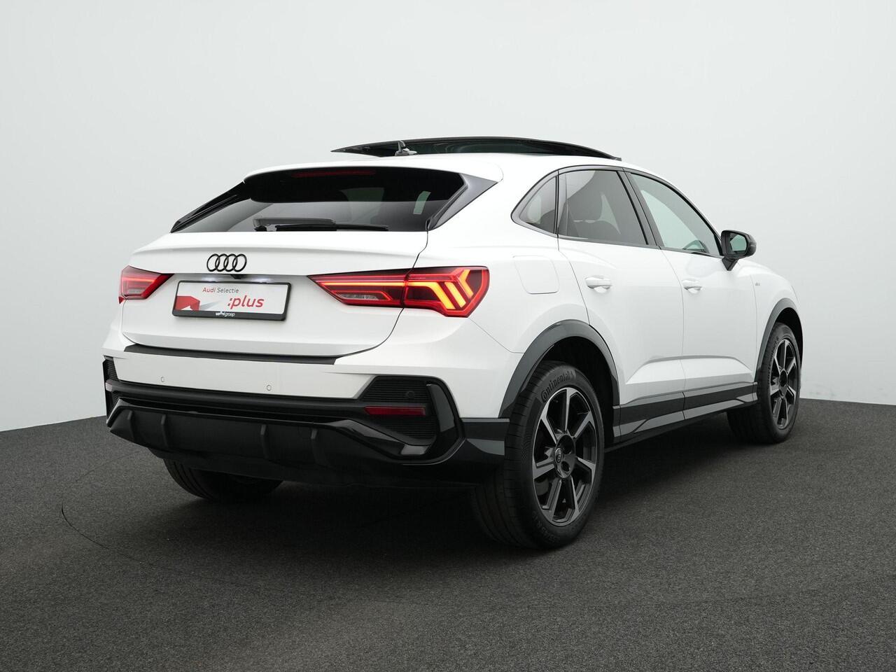 Audi Q3 Sportback 45 TFSI e 245 pk S-tronic S Edition / S-Line | Panoramadak | Trekhaak | Rondomzicht camera | Stuur-/stoelverwarming | Optiekpakket zwart plus | ACC | | Privacy glas | 19 inch