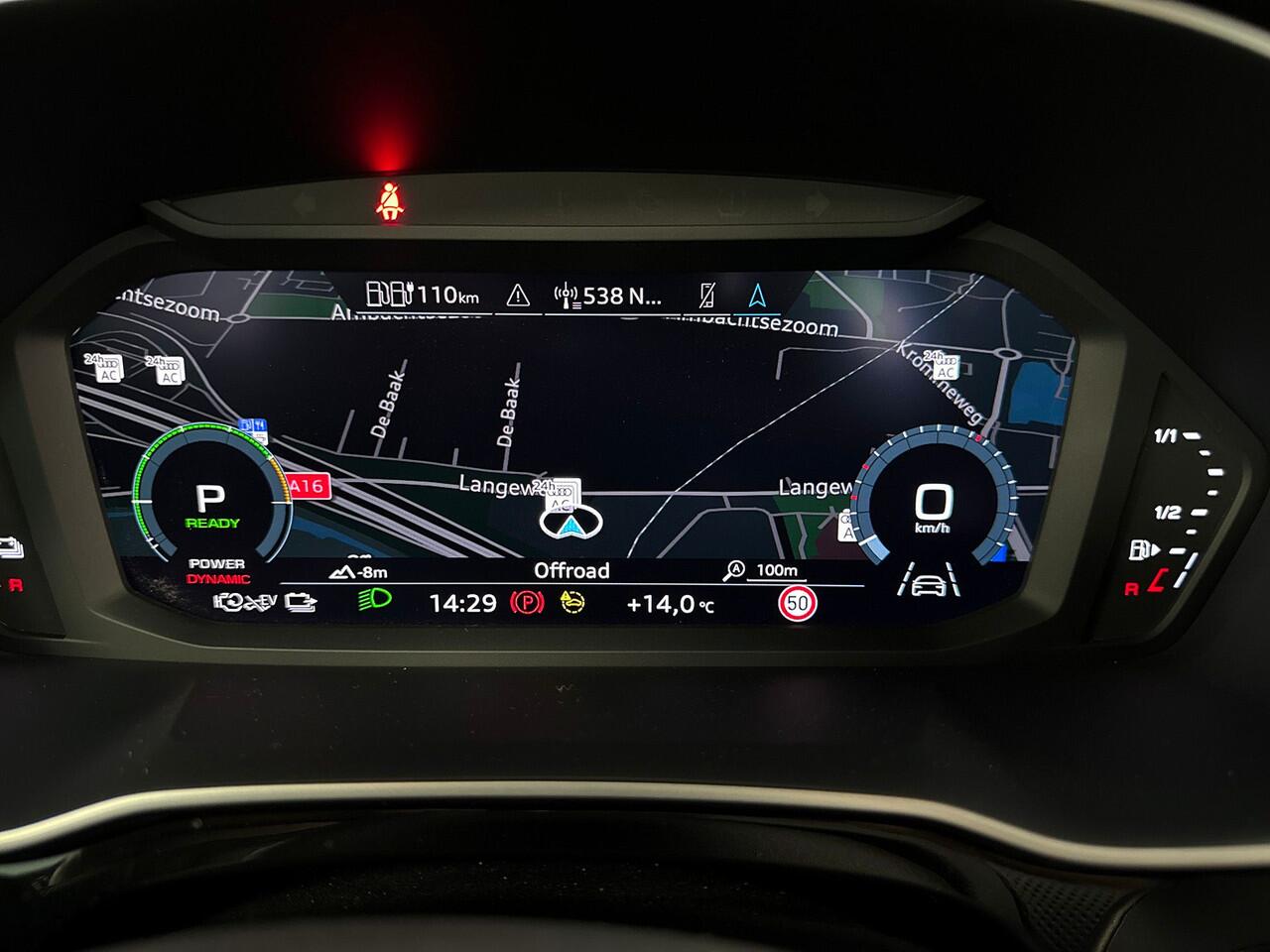 Audi Q3 45 245pk TFSIe S edition Stoelverwarming | Parkeersensoren voor en achter | Achteruitrijcamera