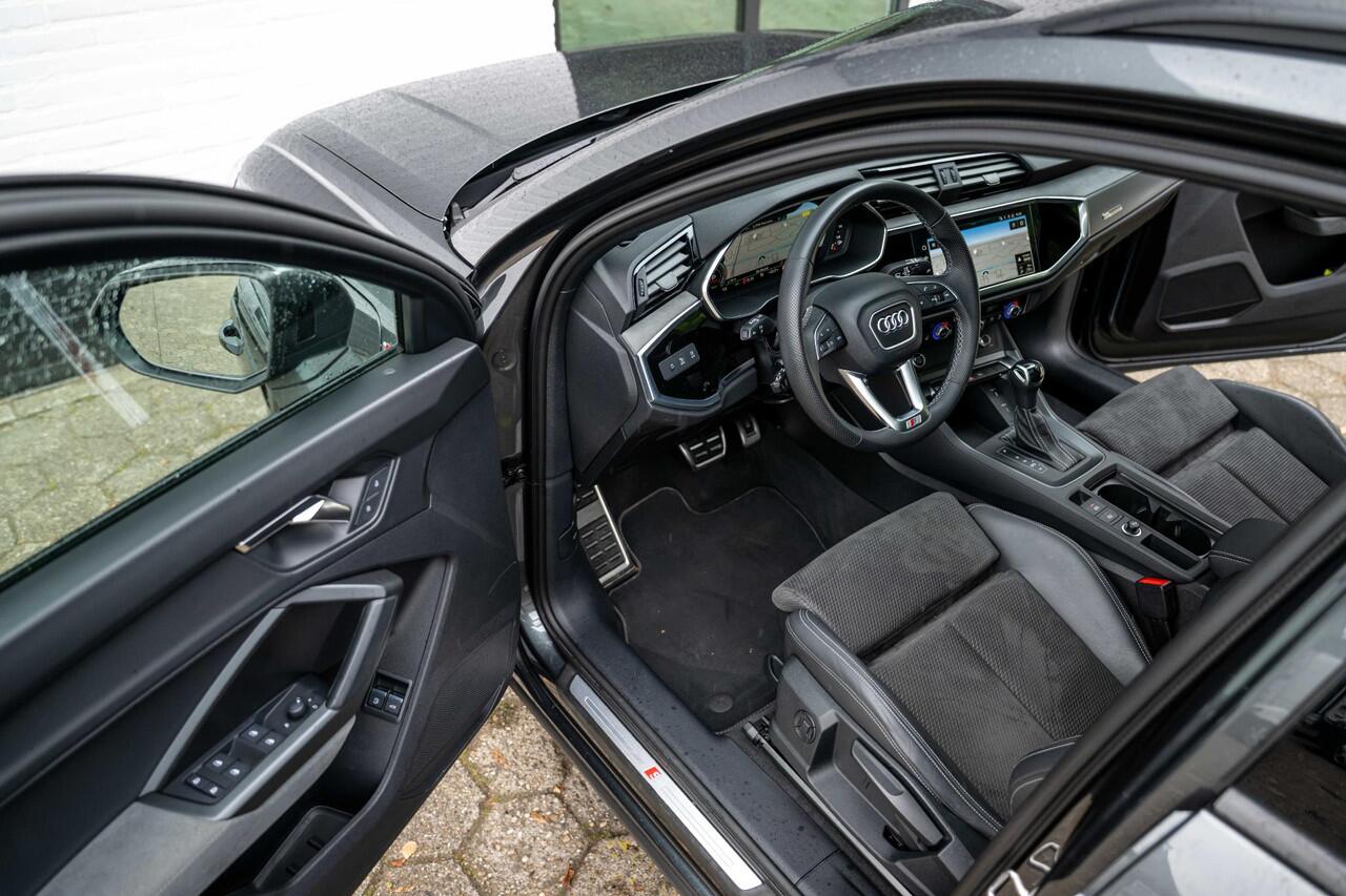 Audi Q3 45 TFSI e S-Line ACC Panorama Keyless Black Optic