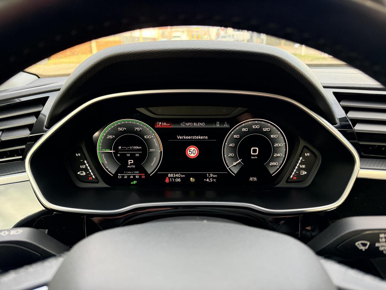 Audi Q3 45 TFSI e S edition S-line, Stoelverw., 19 inch.