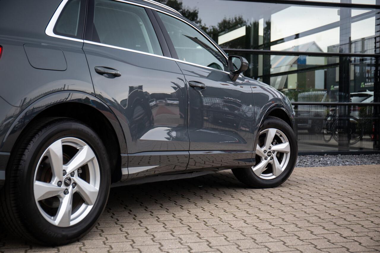 Audi Q3 35 TFSI Business Edition ,Stoelverwarming, Virtual Cockpit, Adaptive cruise, Regensensor