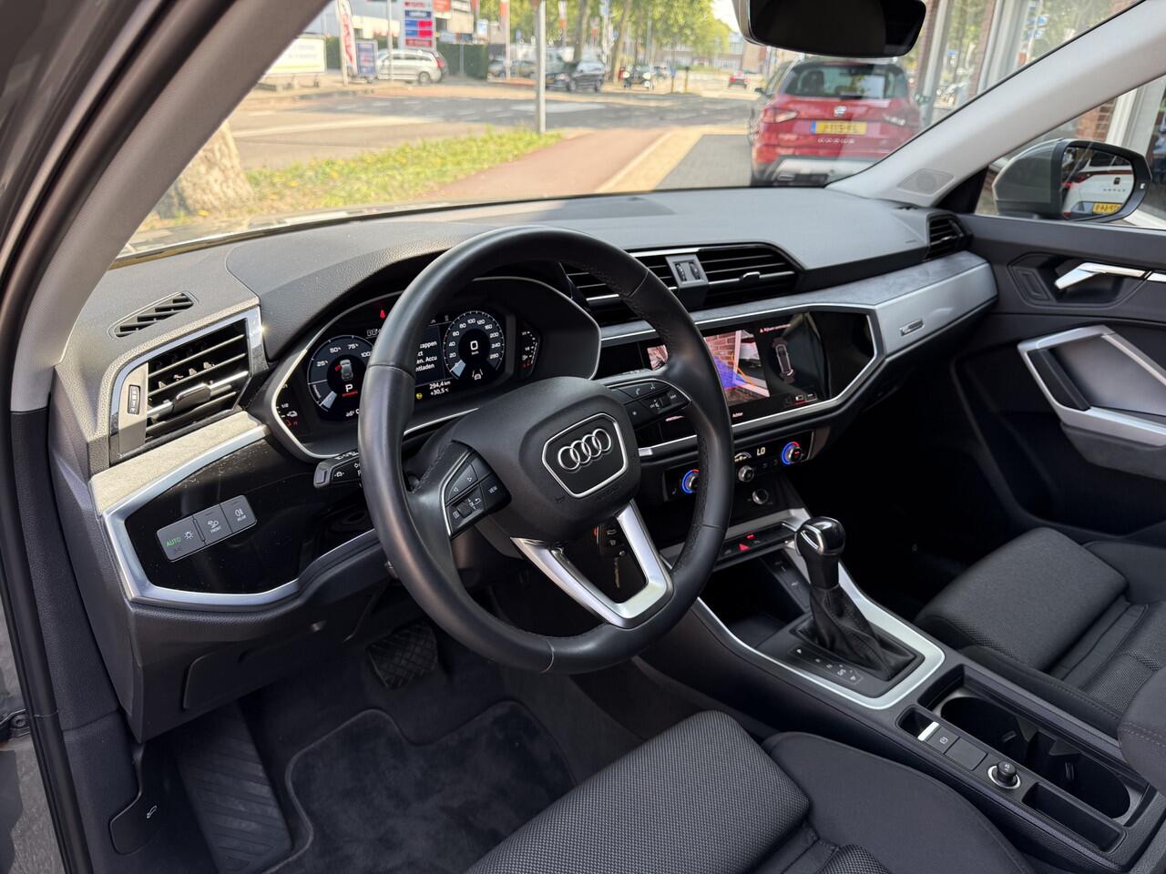 Audi Q3 E-TRON | | Apple Carplay/Android Auto | stoel verwarming | lichtmetalen wielen 20inch | nieuwe banden | trekhaak meerprijs 750.00 euro