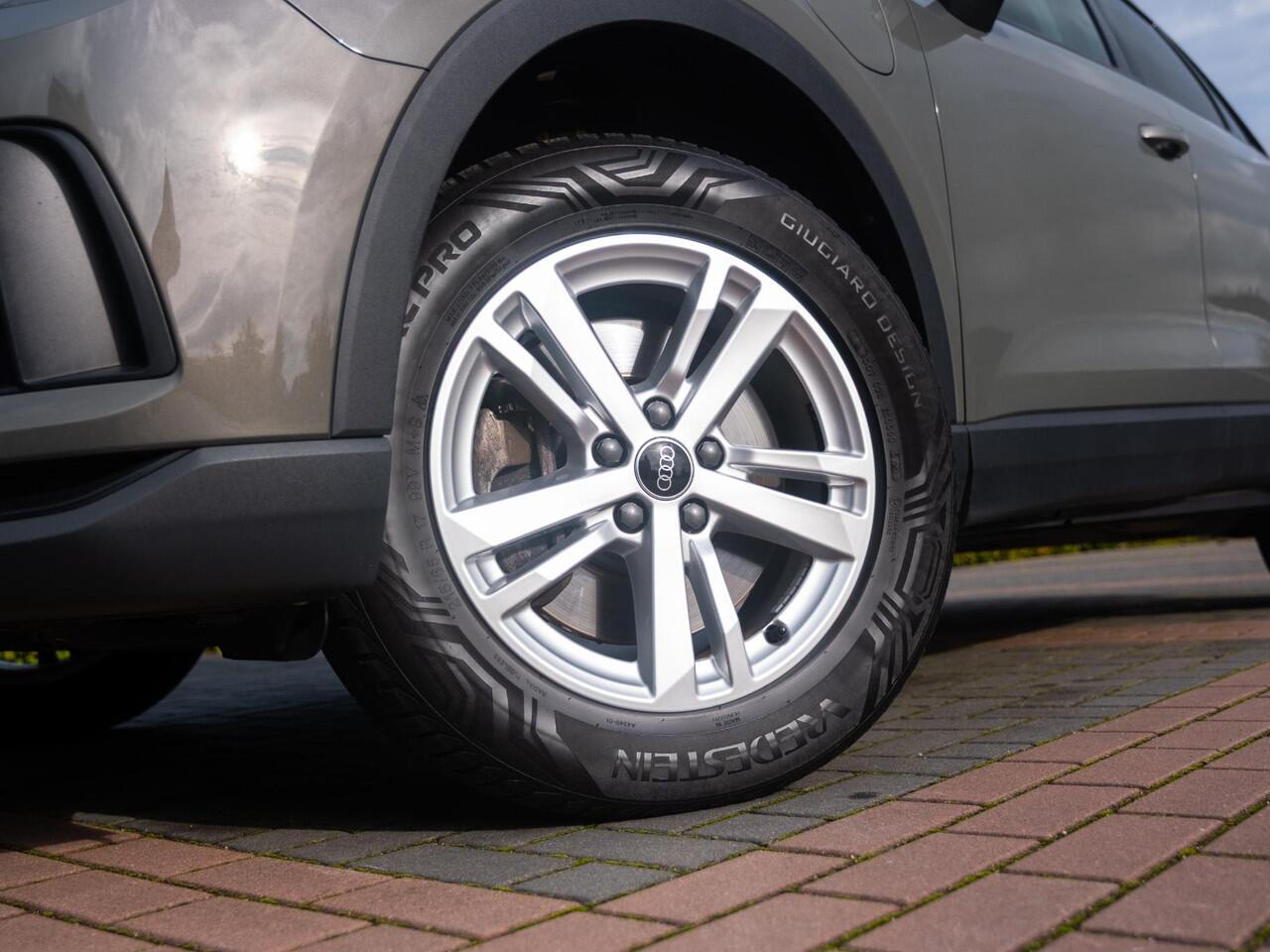 Audi Q3 1.4 45TFSIe Plug-Hybrid Proline Sport | Virtual Cockpit | Elek klep | Volleder / Alcantara | MMI Navi+ | Trekhaak | Park pack | Verw Stoelen | Etc..