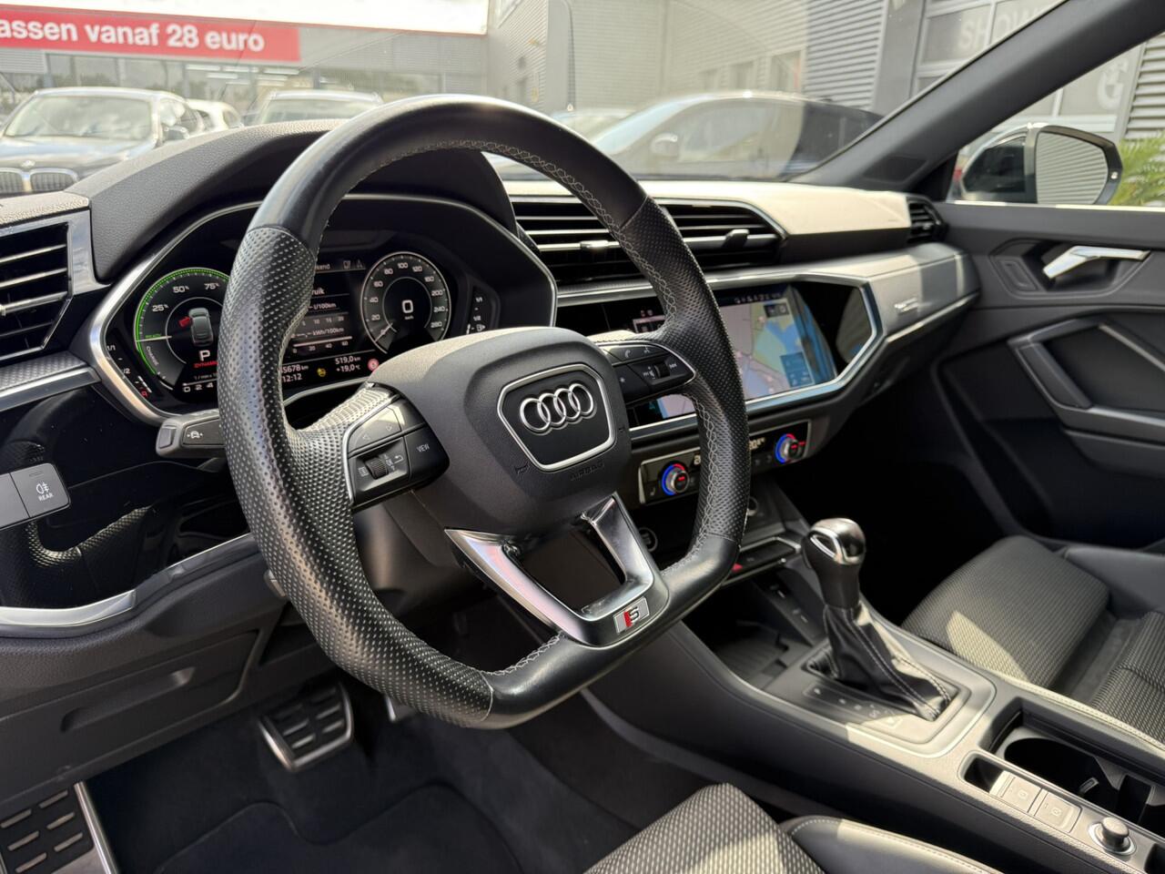 Audi Q3 Sportback 45 TFSI e Edition S-Line LED Keyless Entry Achteruitrijcamera 19 Inch