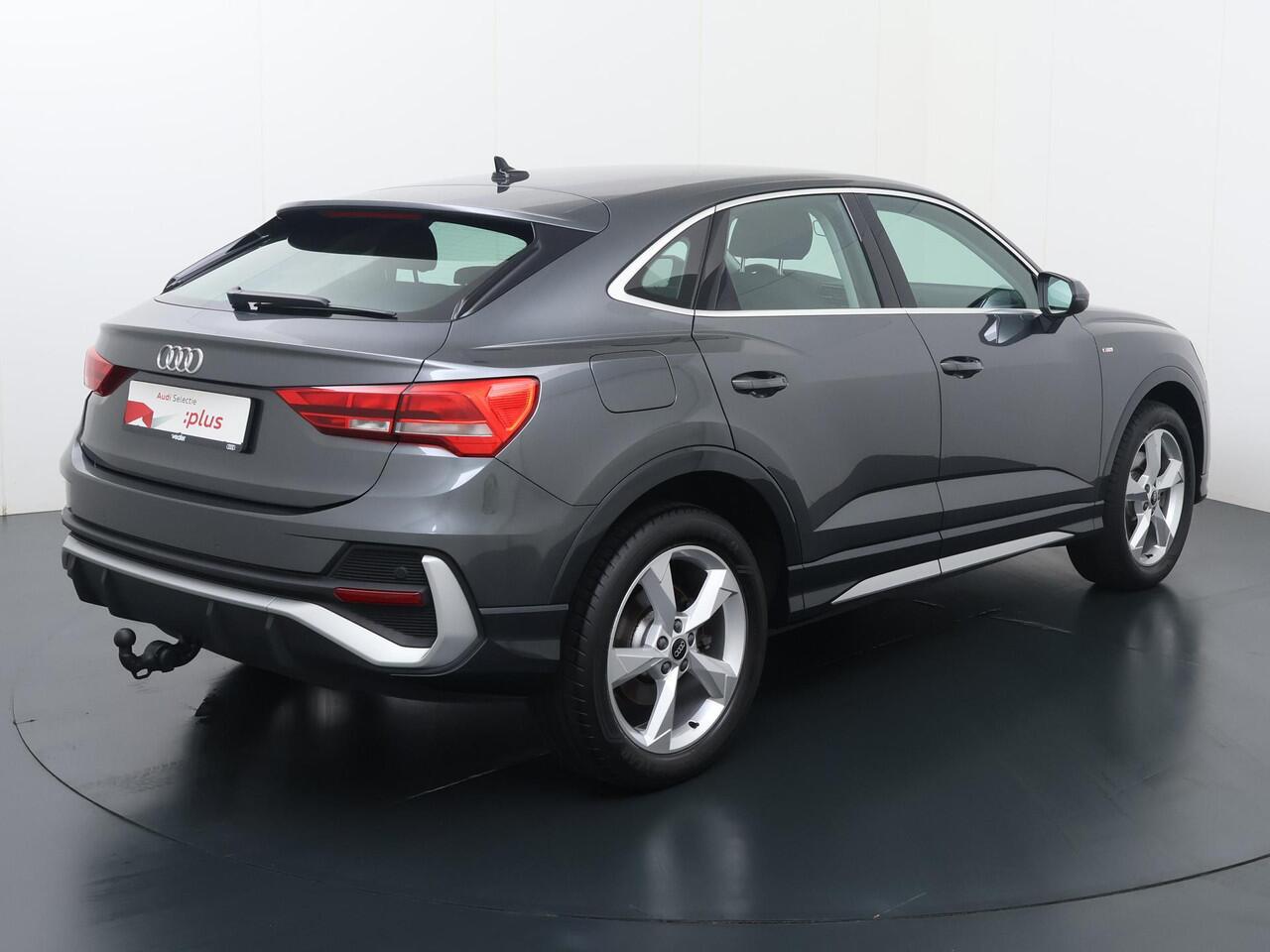 Audi Q3 Sportback 45 TFSI e S Edition | 245 PK | SoH 83% | Trekhaak | Navigatiesysteem | Adaptive cruise control | S line |