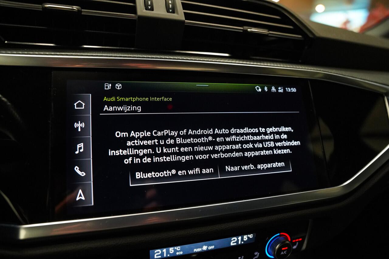 Audi Q3 45 TFSI e S-Line Black ed|20 inch|Camera|Acc|Apple