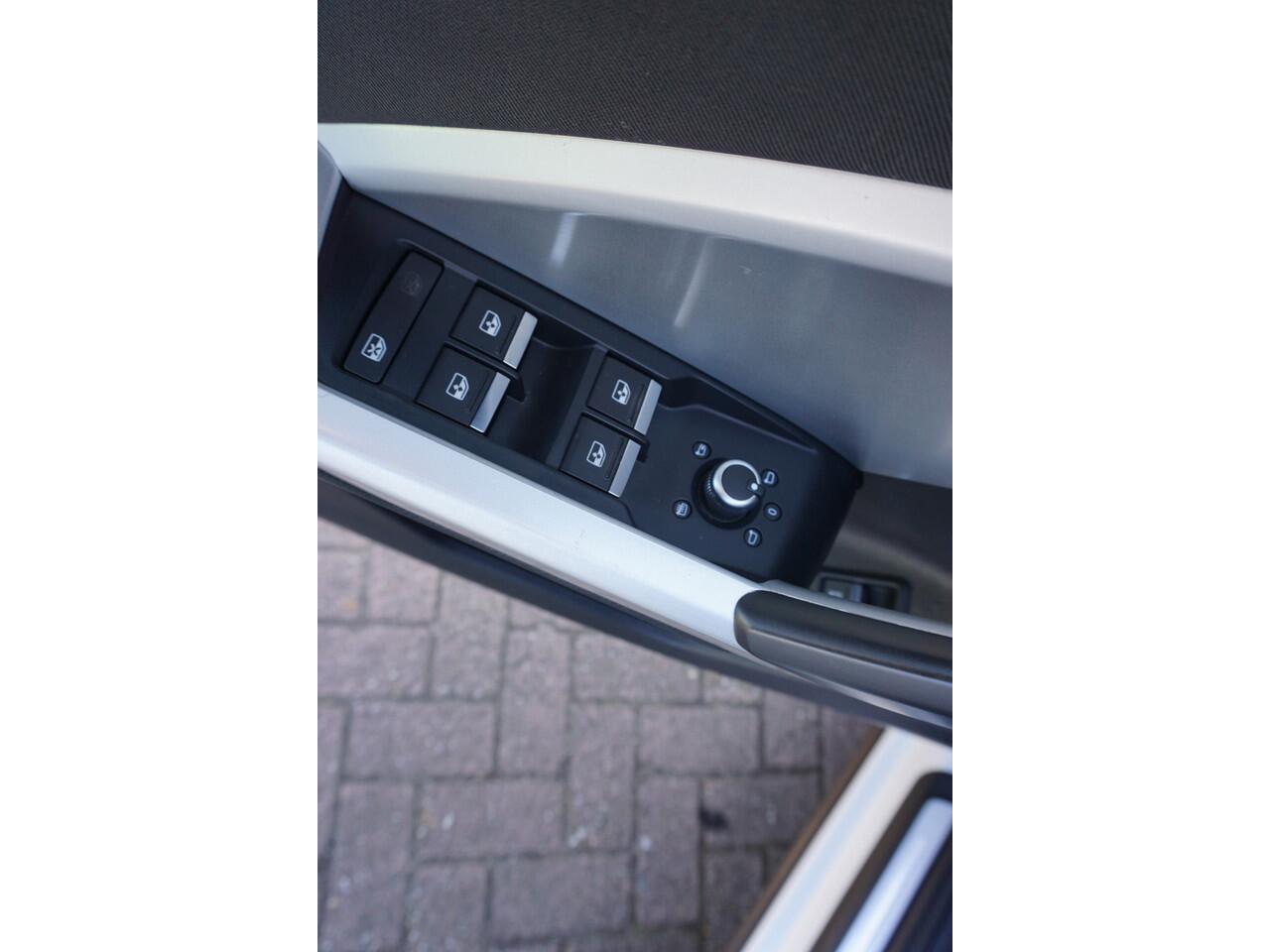 Audi Q3 Sportback 45 TFSI e S-Tronic S-Line Edition 360° camera | Blis | Adapt cruise. * All in prijs *