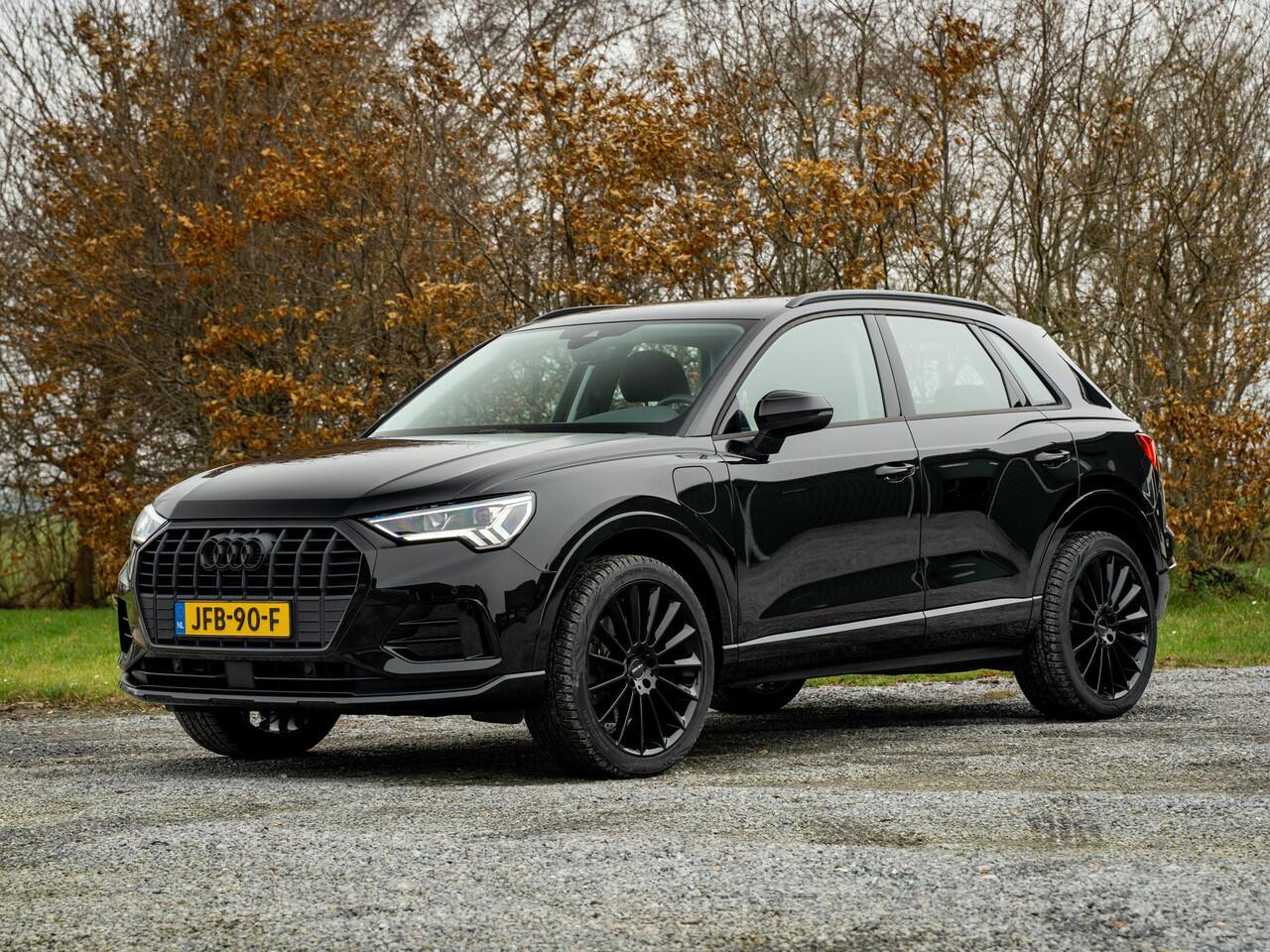 Audi Q3 45 TFSI e // zwart optiek // start/stop // elektr. klep // 20"