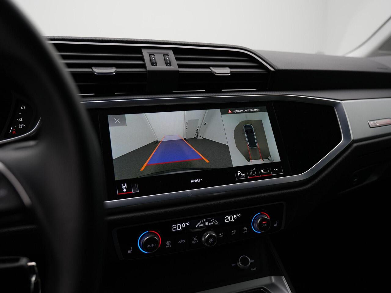 Audi Q3 45 TFSI e 245 pk S-tronic Business Edition | Panoramadak | Matrix LED | Sonos | Rondomzicht camera | Stoelverwarming | Navigatie