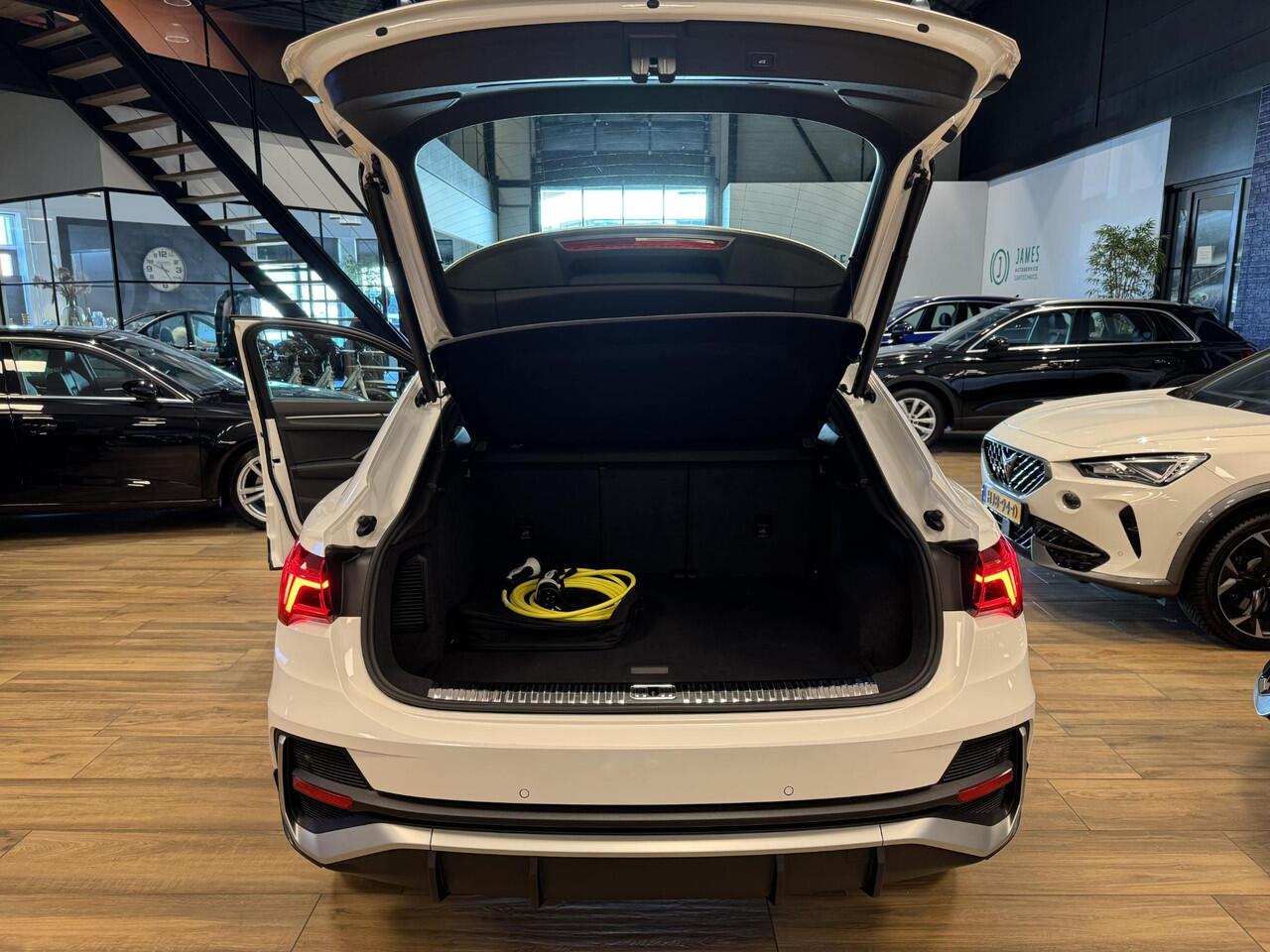 Audi Q3 Sportback 45 TFSI e S Edition PHEV|Apple carplay|Navi|Cruise|19' Velgen|