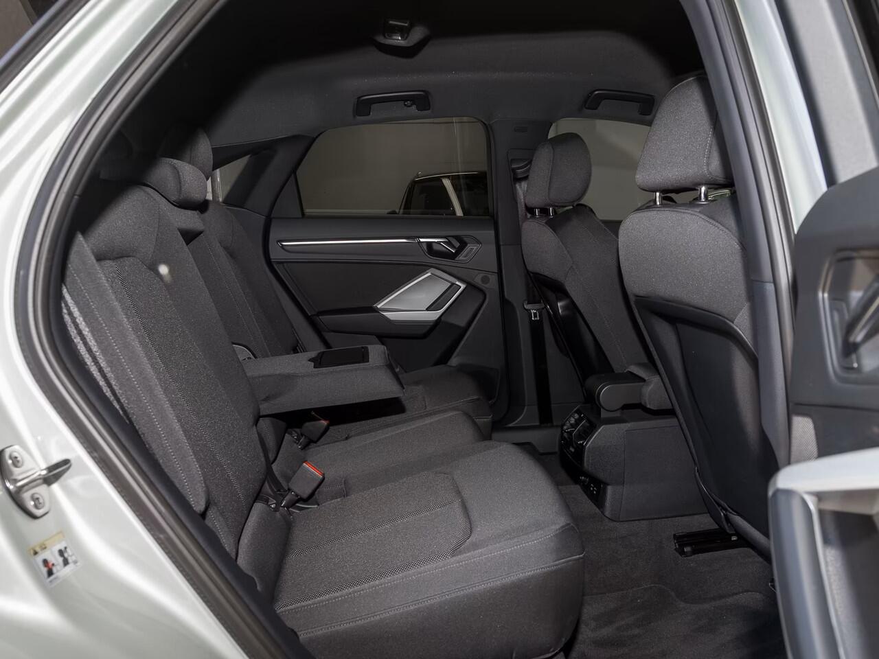 Audi Q3 Sportback 45 TFSI e S Line Black Pack ACC LED Navi Camera Sportstoelen Stoelverwarming 19 Inch