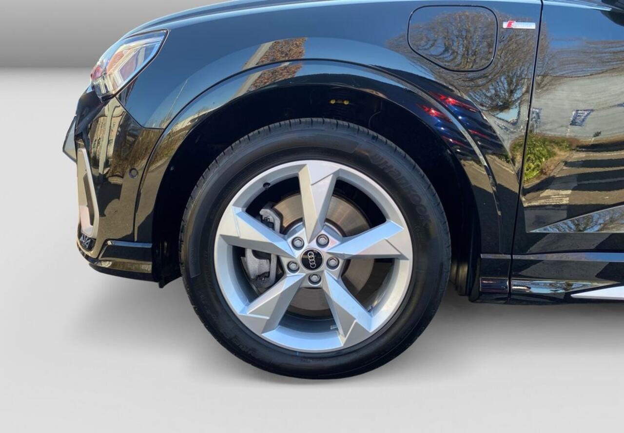 Audi Q3 Sportback 45 TFSI e S Line 245 PK ACC Panoramadak Trekhaak Virtual Cockpit Stoelverwarming 19 Inch