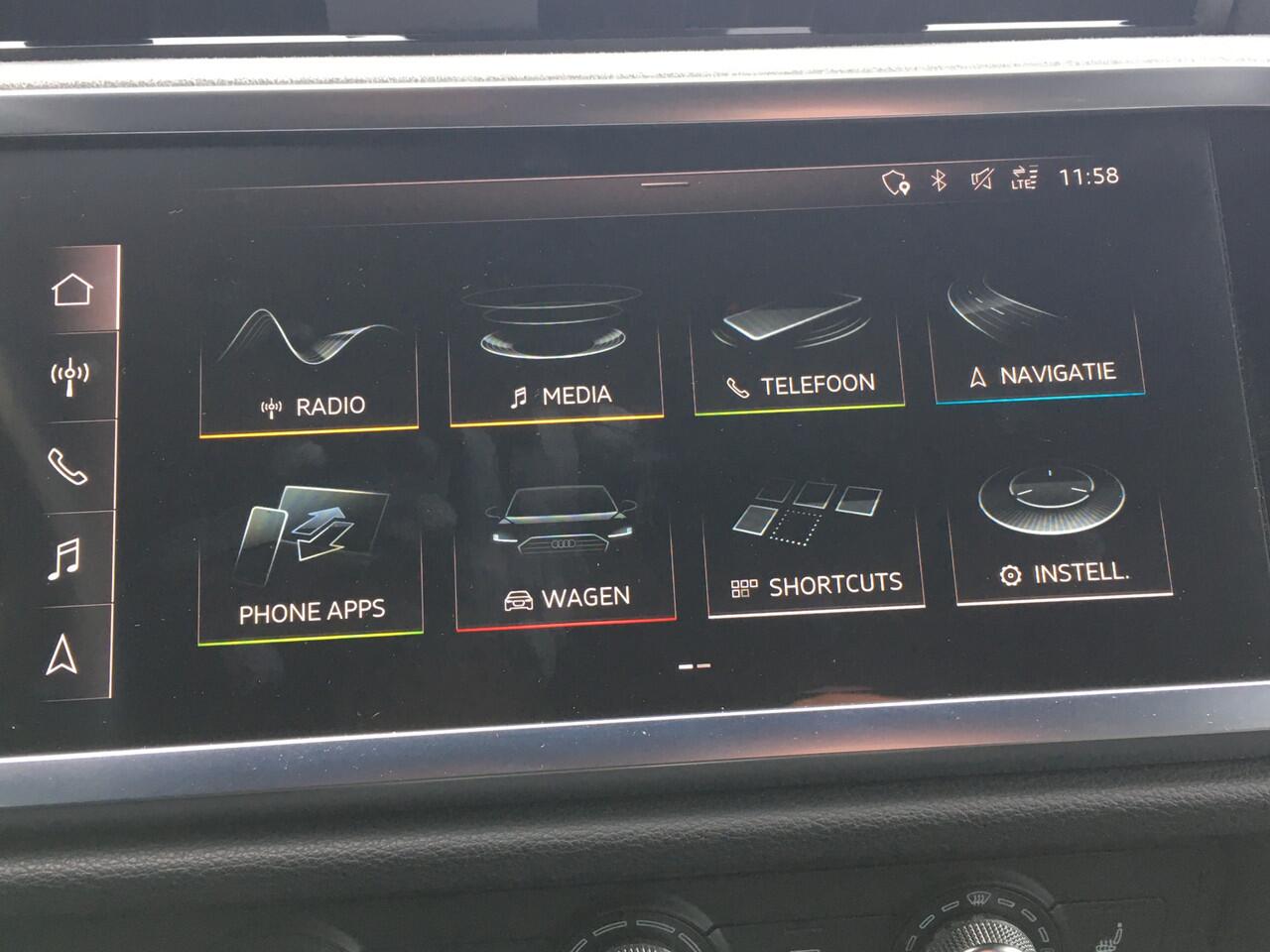 Audi Q3 35 TFSI S-line Black Leder Sfeer CarPlay