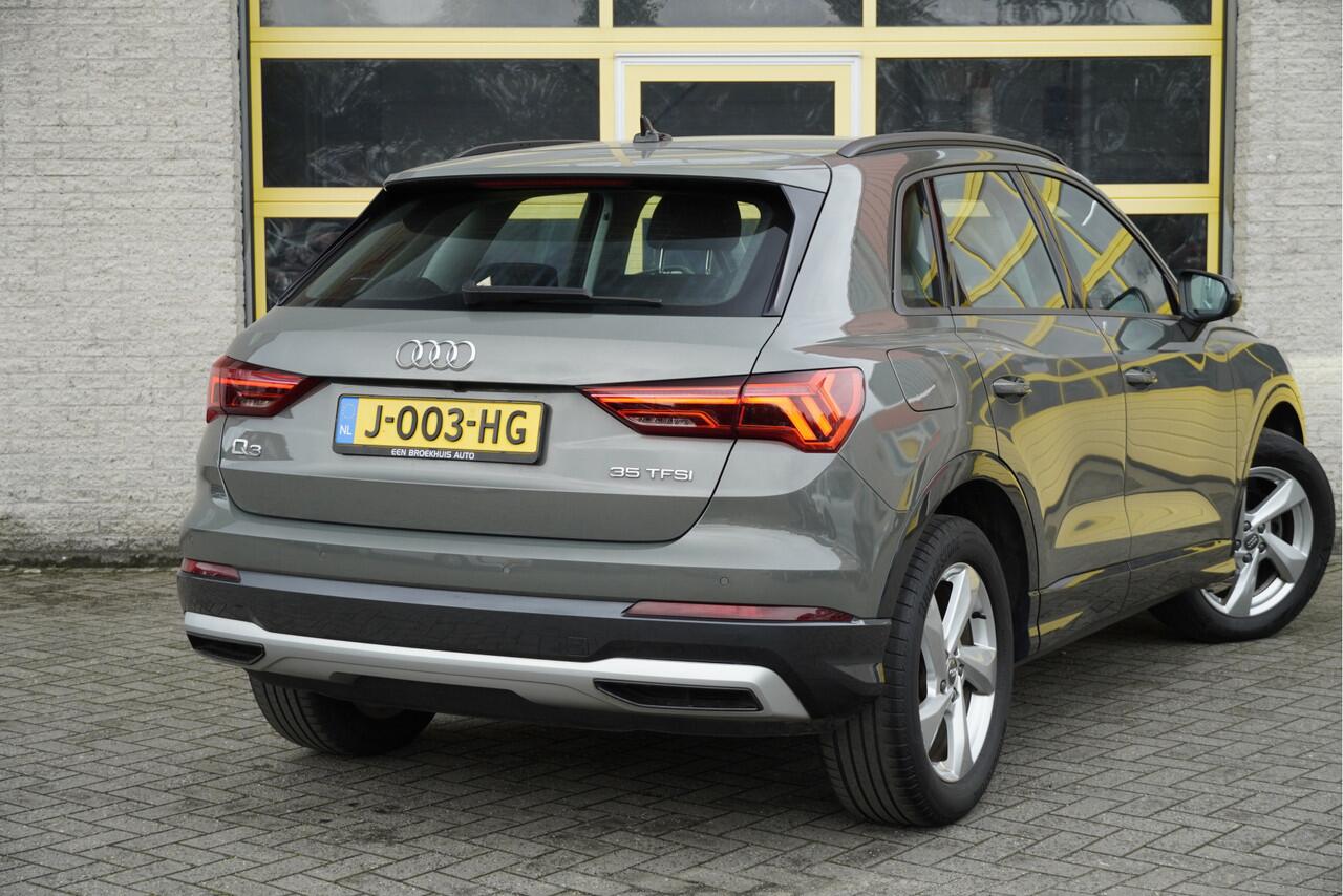 Audi Q3 35 TFSI 150PK! Automaat Business Edition BJ2020 Lmv 18'" | Led V+A | Pdc | Navi | Dynamische knipperlichten | Elek. achterklep | App-Connect | Achteruitrijcamera | Virtual cockpit | Climate control | Cruise control | Getint glas