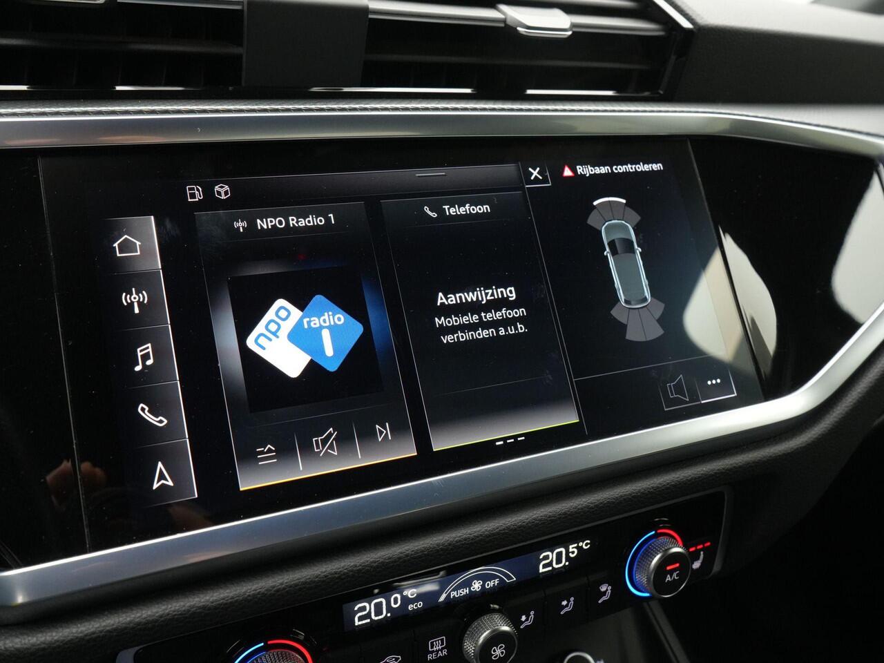 Audi Q3 45 TFSI e 245 pk S-Line | Stoelverwarming | Sportstoelen | Parkeersensoren voor/achter | 20 inch