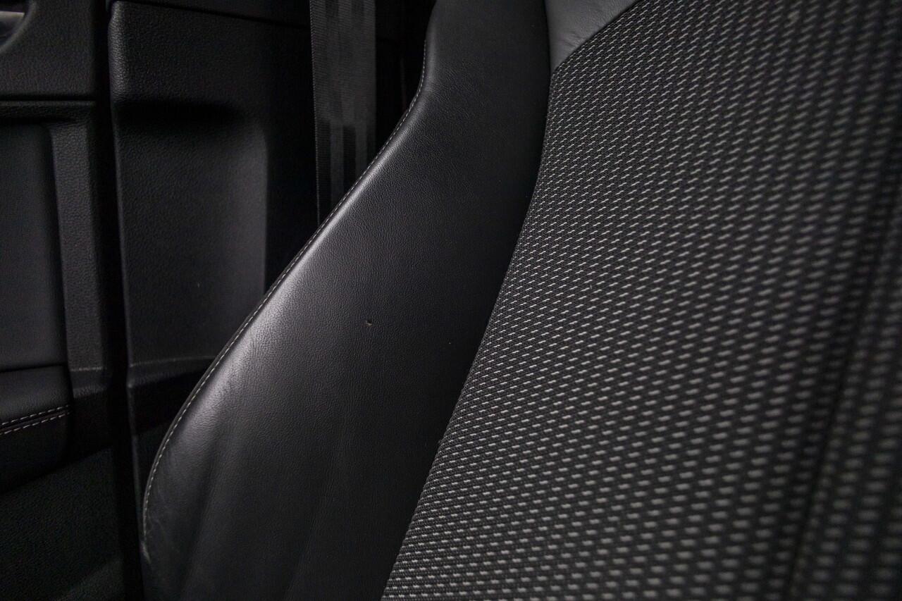 Audi Q3 35 TFSI S edition | Camera | NL Auto | Stoelverwarming