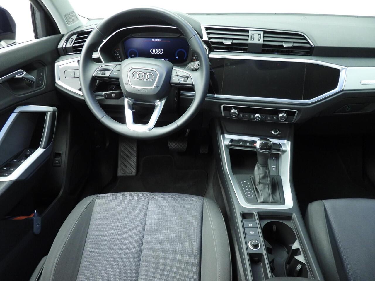 Audi Q3 35 TFSI Business Edition S-Tronic | Navi | Audi Sound | 18"