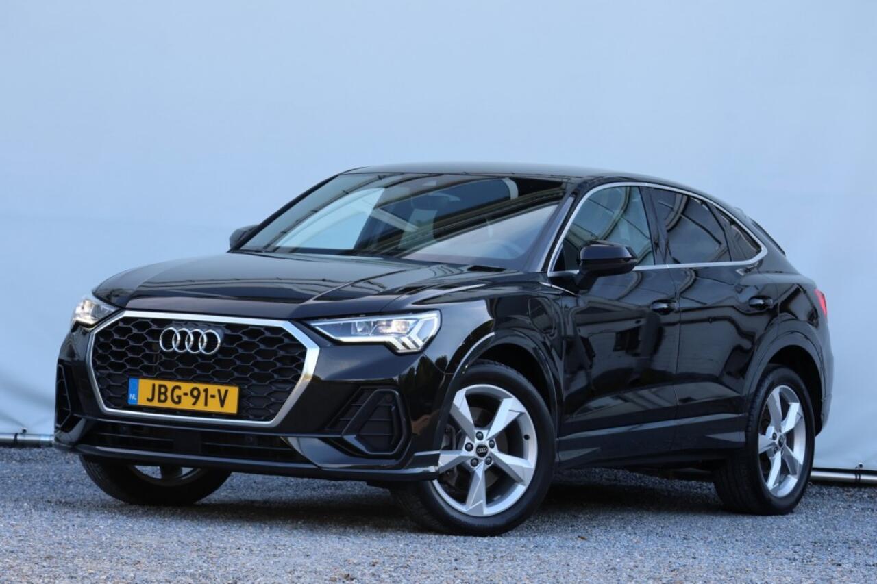 Audi Q3 45 TFSIe S-Line - 245 pk **Camera / Trekhaak / Navi