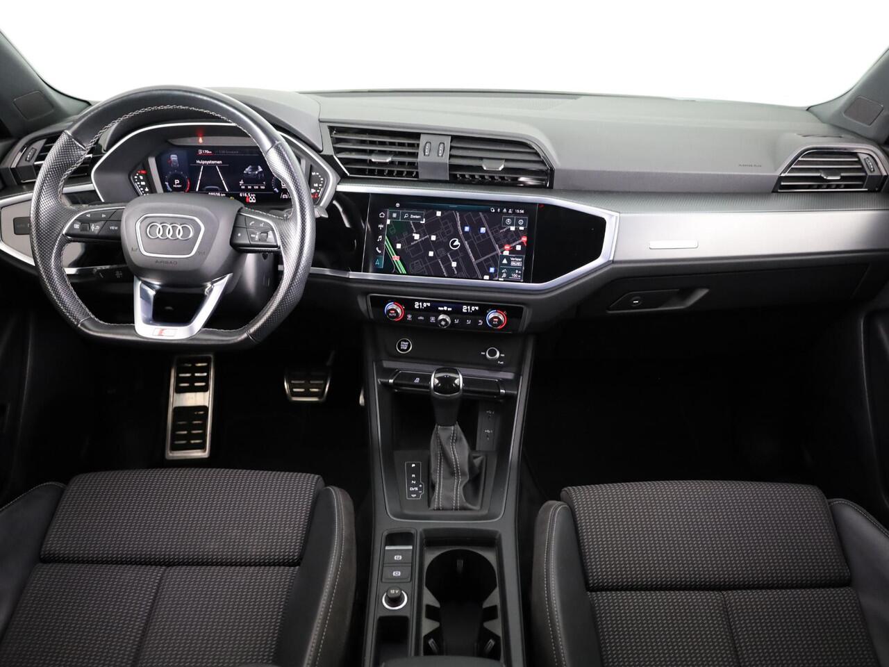 Audi Q3 35 TFSI S edition 150pk S-tronic | Navigatie | Keyless entry | Apple Carplay -/ Android auto | Parkeersensoren voor en achter