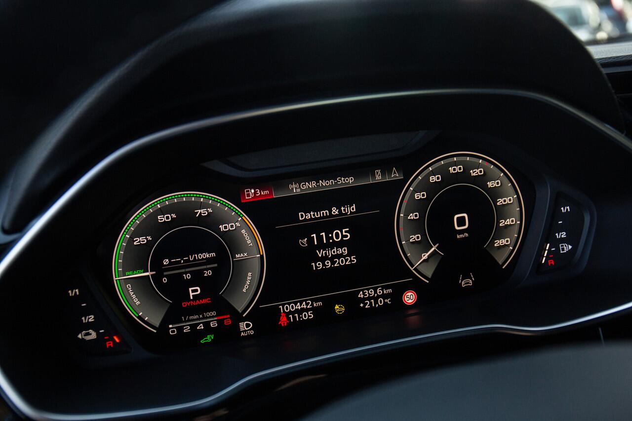 Audi Q3 45 TFSI e S edition , Trekhaak, S-Line, Achteruitrijcamera, Leder, Stoelverwarming,