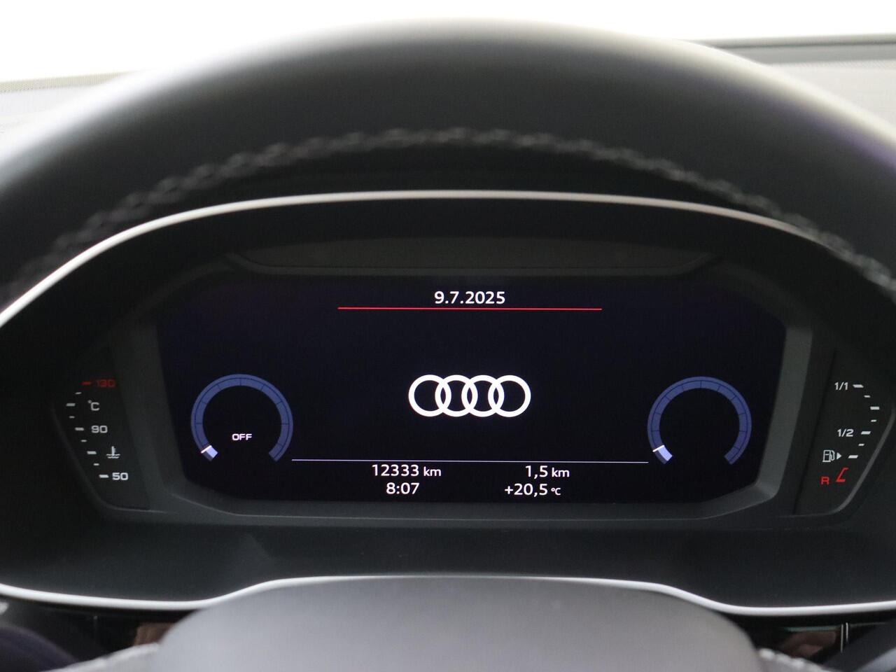 Audi Q3 35 TFSI S edition Competition | Panoramadak | Parkeerasisstent | Keyless | Navigatie Plus | Stoelverwarming | Achteruitrijcamera | CarPlay |