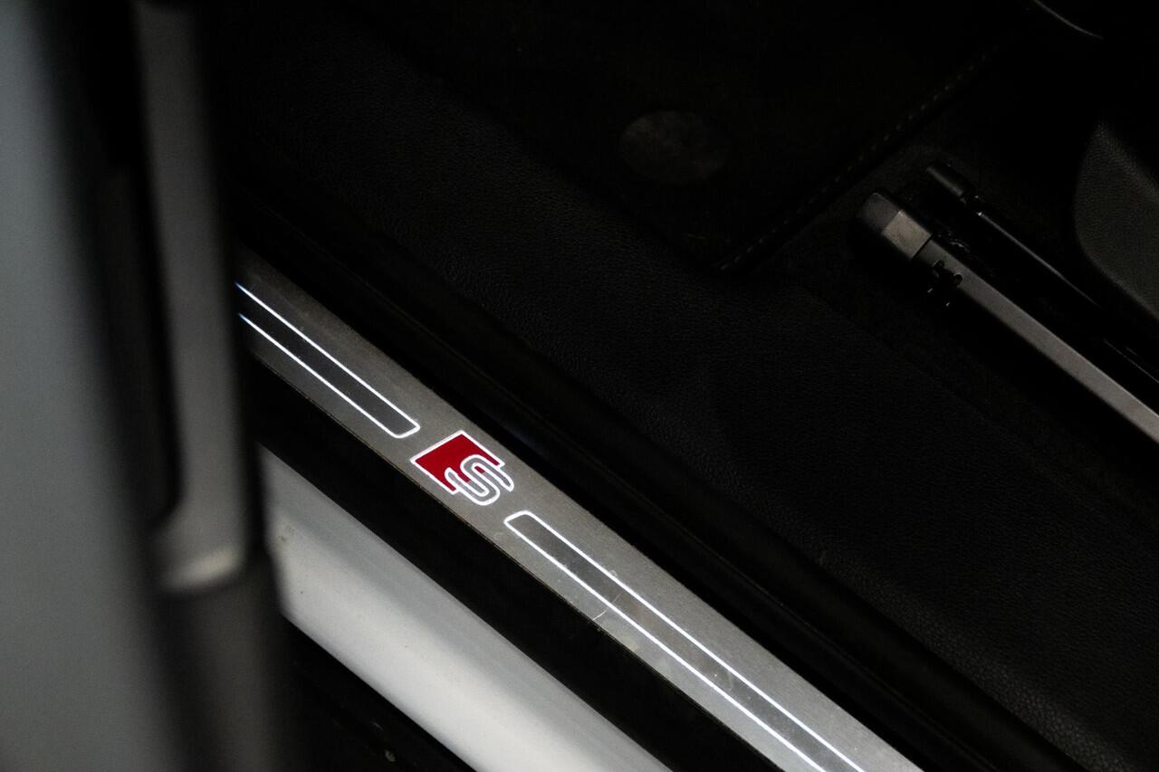 Audi Q3 45 TFSI e S edition *Sportstoelen / ACC / Business-pakket / Lane-assist / Stoelverwarming*