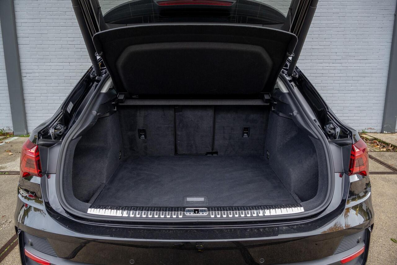 Audi Q3 Sportback 35 TFSI S-Line / APPLE CARPLAY