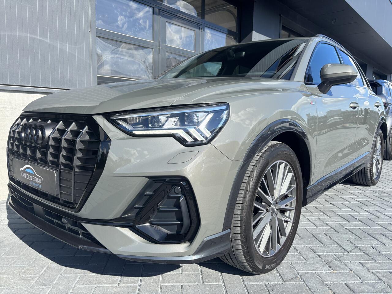 Audi Q3 35 TFSI S-line Black Leder Sfeer CarPlay