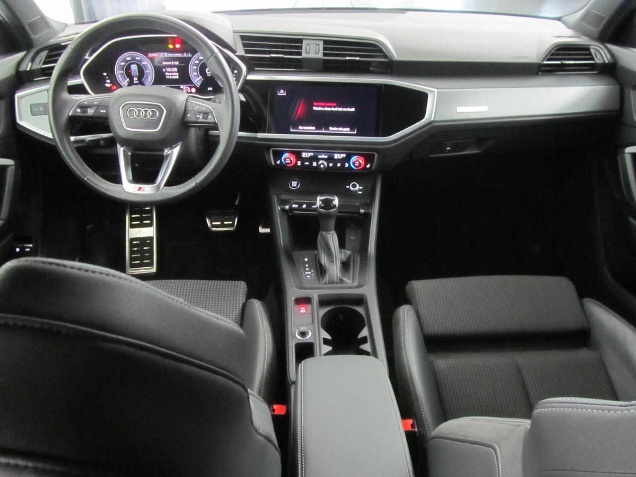 Audi Q3 45 TFSI e 'S'-edition, Blackpack, S-Line, 39 dkm! Privacy-ACC-Carplay,Sportstoelen +Garantie