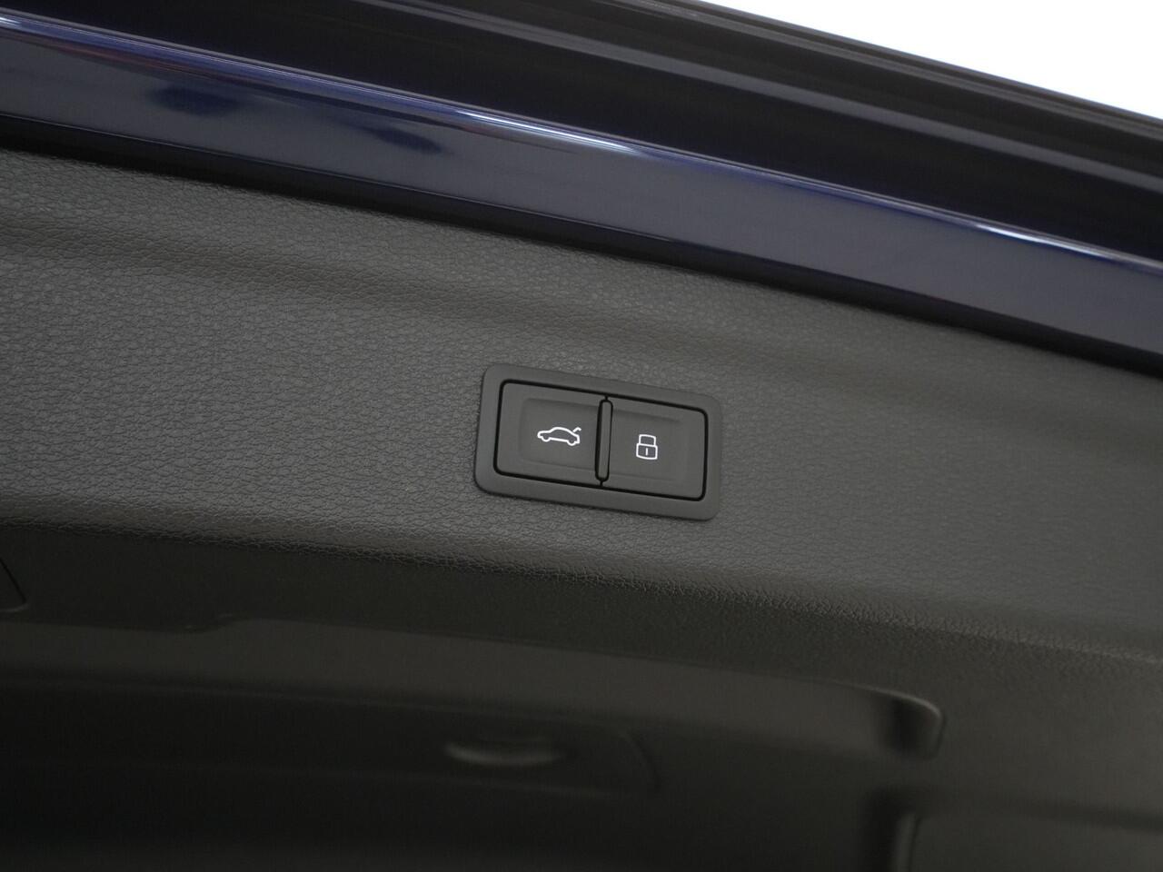 Audi Q3 35 TFSI 150 pk S-tronic Advanced edition Trekhaak, Navigatie, Sportstoelen, Adaptive Cruise, Sportpakket