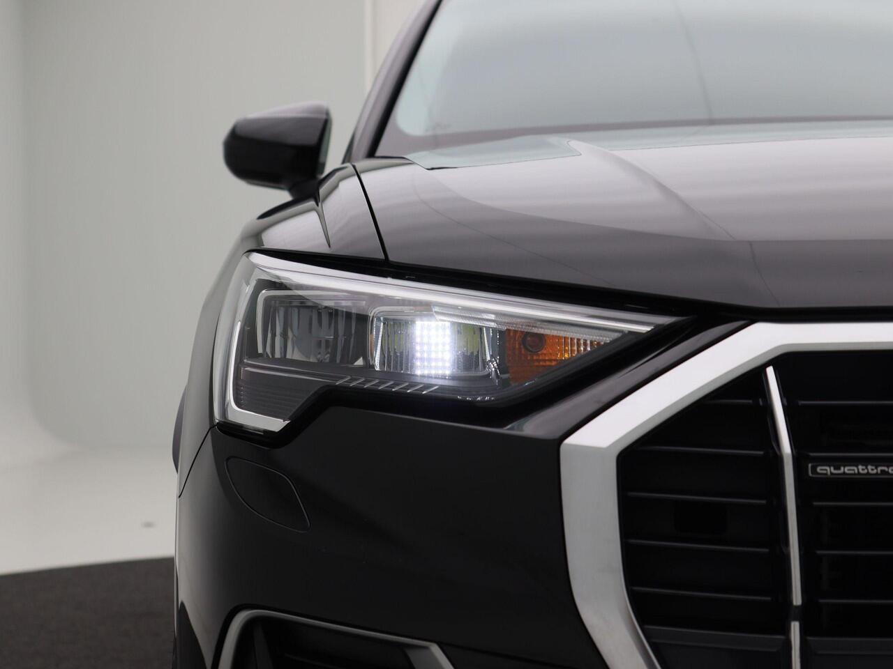 Audi Q3 40 TFSi 190 Pk Automaat quattro | Trekhaak | LED | Cruise Control | Sensoren | Elektrische Achterklep | Stoel Verwarming | 20 Inch | 60.555 Km