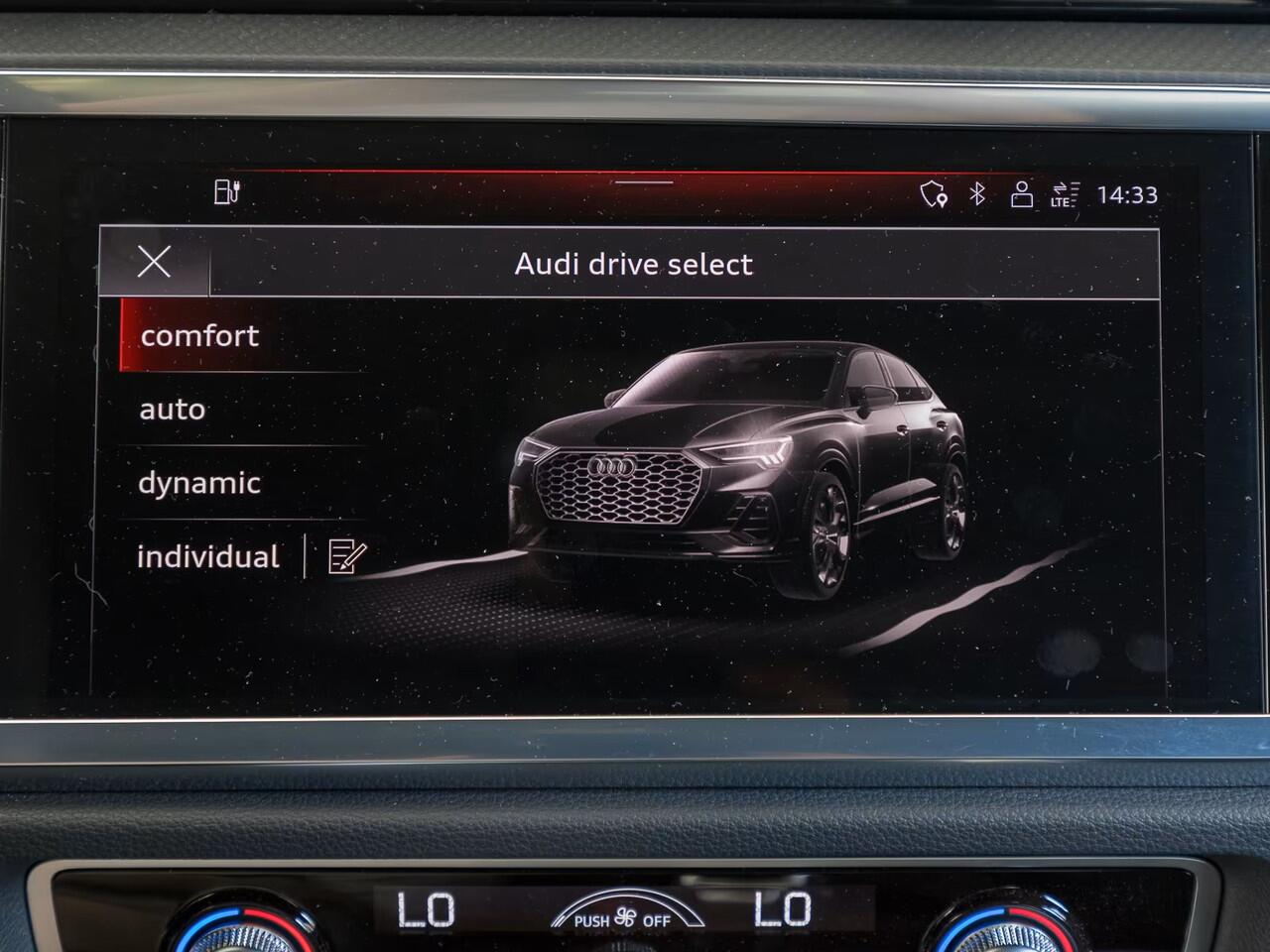 Audi Q3 Sportback 45 TFSI e S Line Black Pack ACC LED Navi Camera Sportstoelen Stoelverwarming 19 Inch