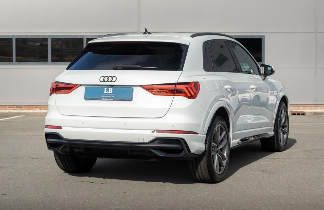 Audi Q3 35 TFSI, S-line, Black pakket