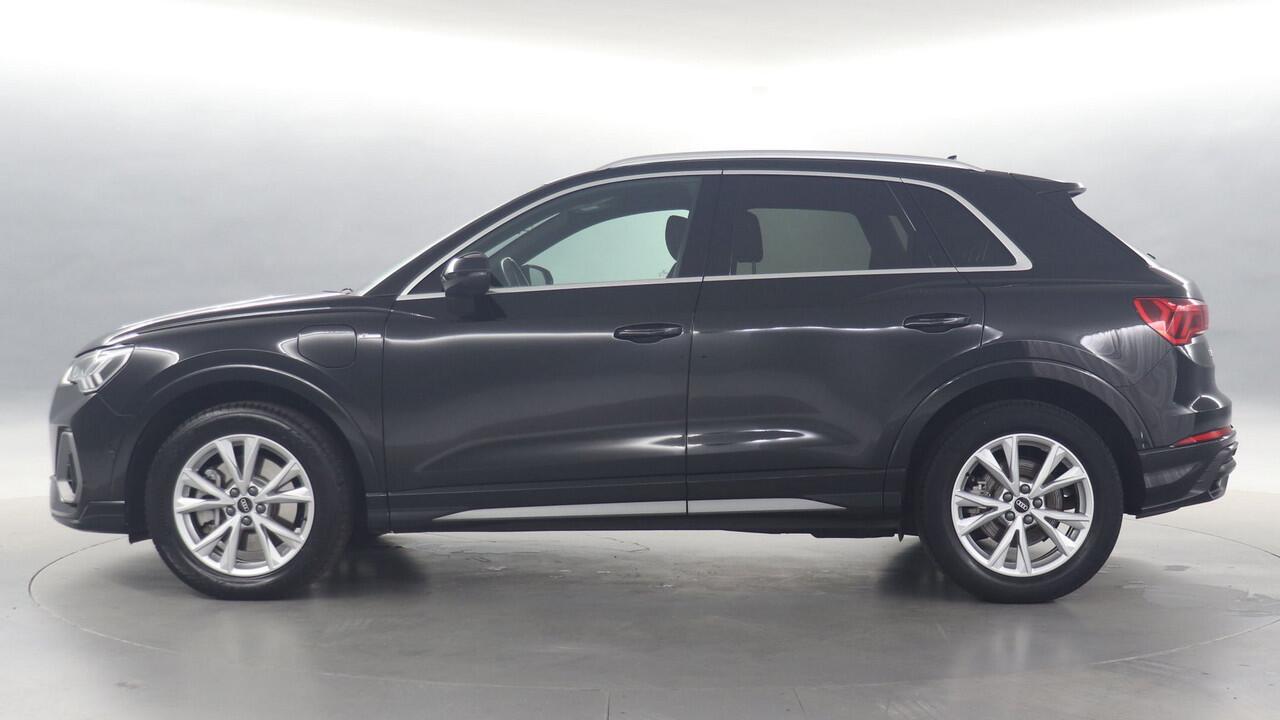 Audi Q3 45 TFSI e 245pk PHEV S Edition S-Tronic / B&O / Camera / Leer / Adaptive Cruise