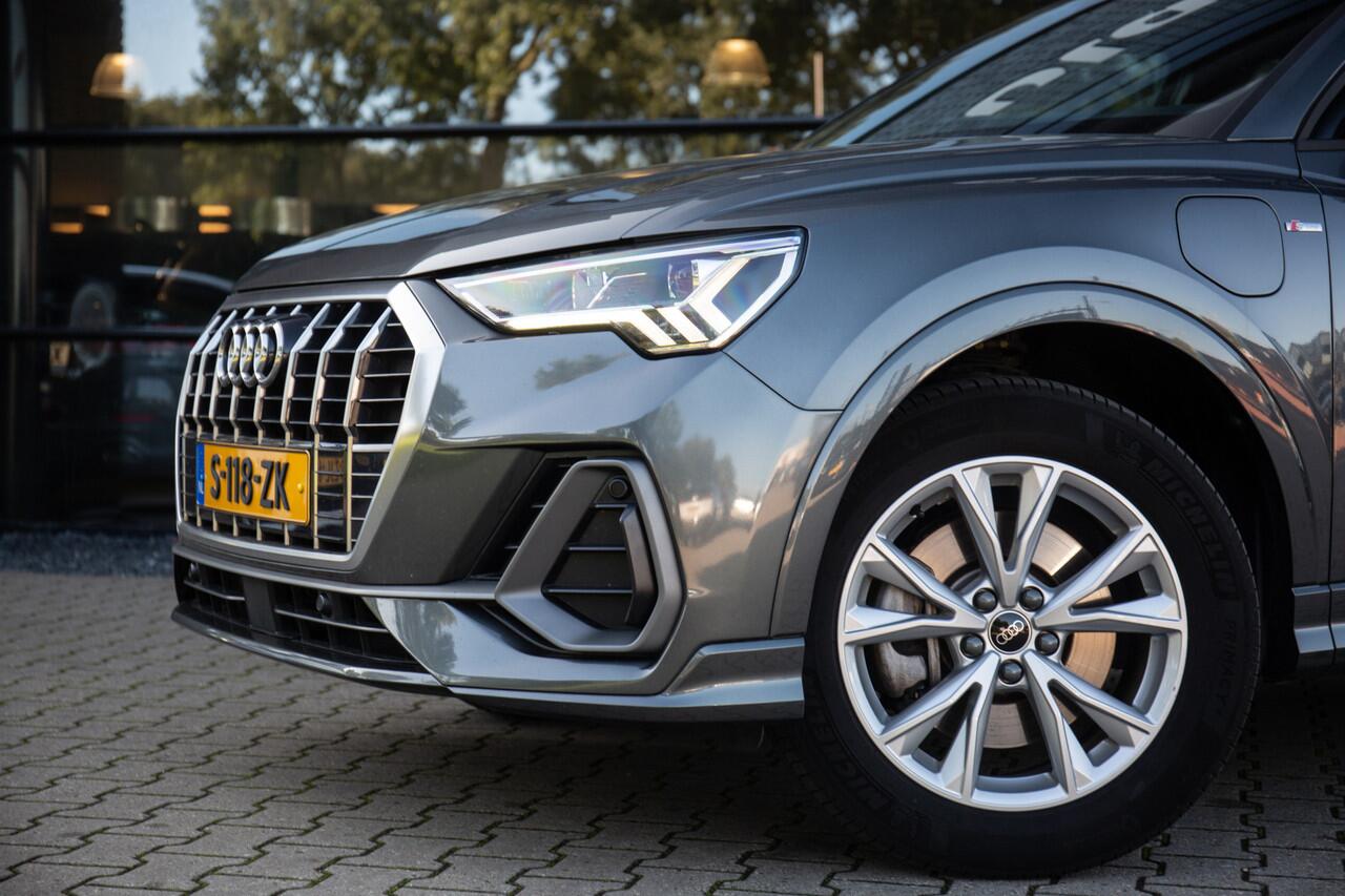 Audi Q3 45 TFSI e S edition , Trekhaak, S-Line, Achteruitrijcamera, Leder, Stoelverwarming,