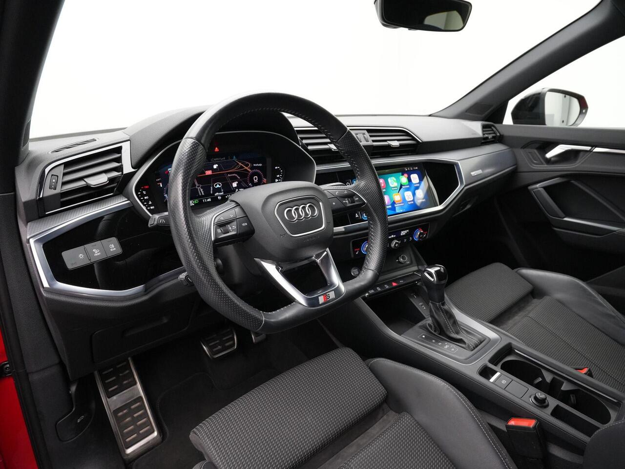 Audi Q3 Sportback 35 TFSI 150 pk S-tronic S-Line | Panoramadak | Trekhaak | Stoelverwarming | Adaptive Cruise | Navigatie