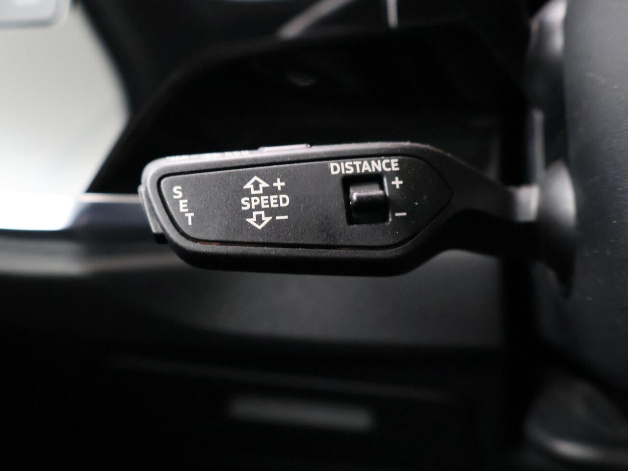 Audi Q3 Sportback 45 TFSI e S Edition | 245 PK | SoH 91% | Adaptive cruise control | Navigatiesysteem | Voorstoelen verwarmd | S line | 20" LM velgen |