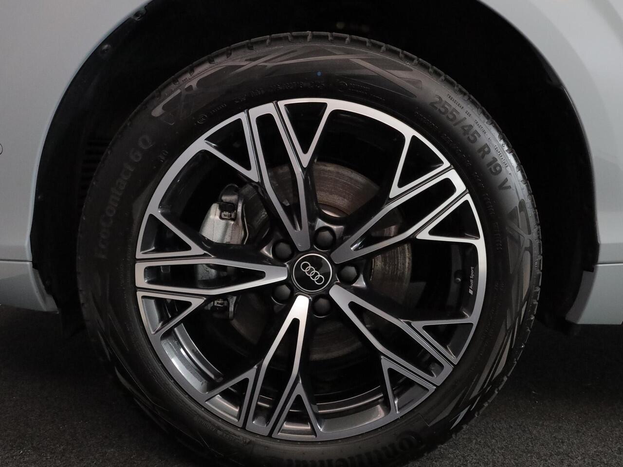 Audi Q3 1.5 e-hybrid S edition 272PK | 4jr garantie | S-line in & Exterieur | Blindspot | MMI plus | Achteruitrijcamera |