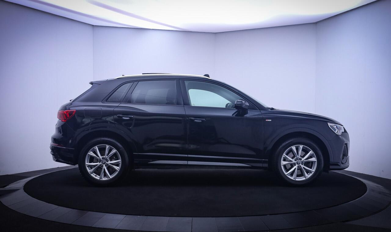 Audi Q3 40(2.0)TFSI S-LINE QUATTRO PANO/DIGI DASH/CAMERA/LED/NAVI/CARPLAY/CRUISE/BLINDSPOT/LANE ASSIST/LMV 18''