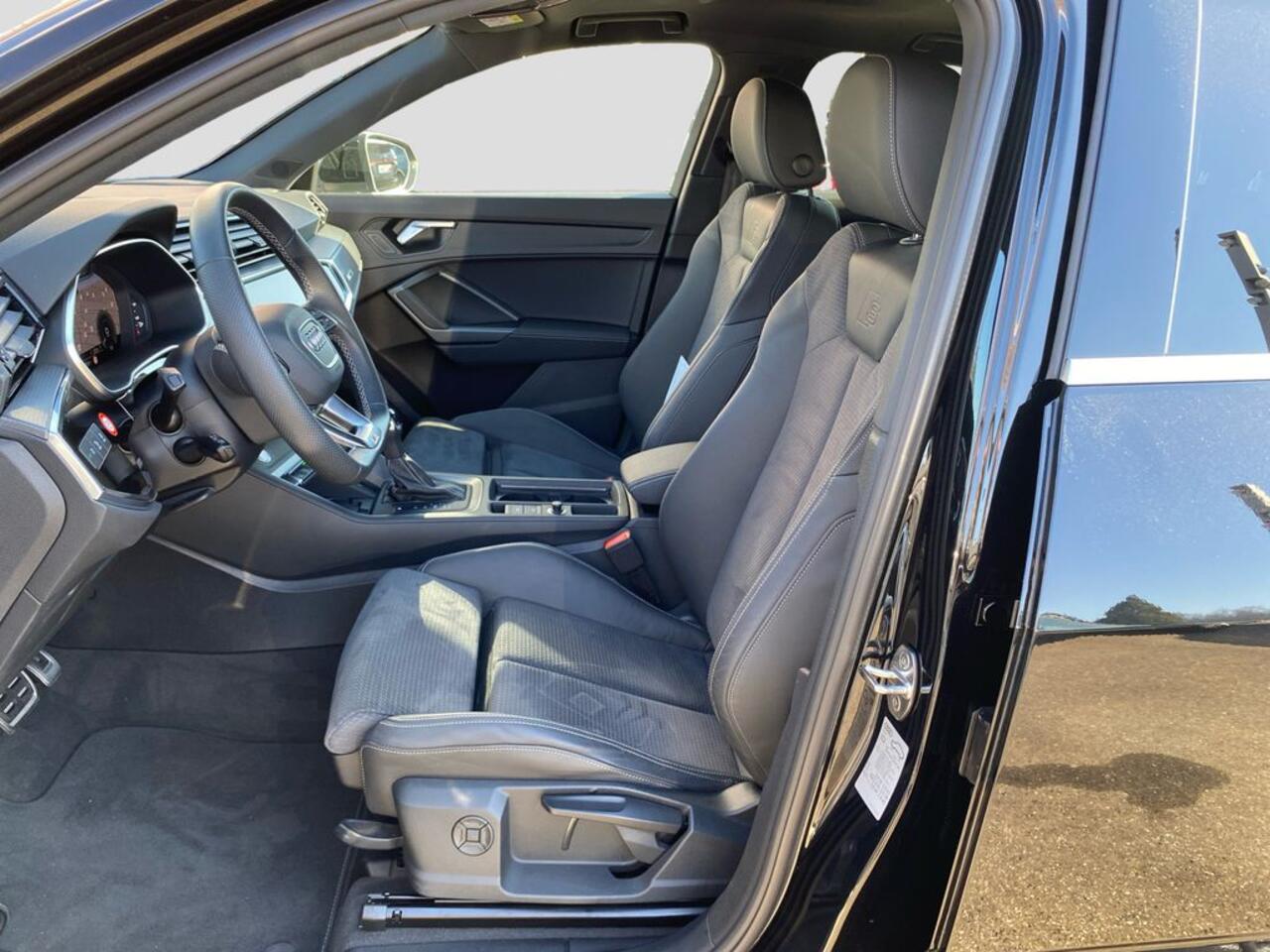 Audi Q3 Sportback 45 TFSI e S Line 245 PK ACC Panoramadak Trekhaak Virtual Cockpit Stoelverwarming 19 Inch