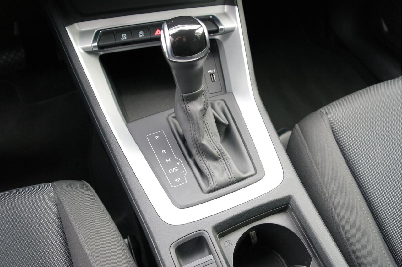 Audi Q3 35 TFSI Business Edition | Cruise | Clima | LED | Virtual | 20'' | Carplay | Stoelverwarming