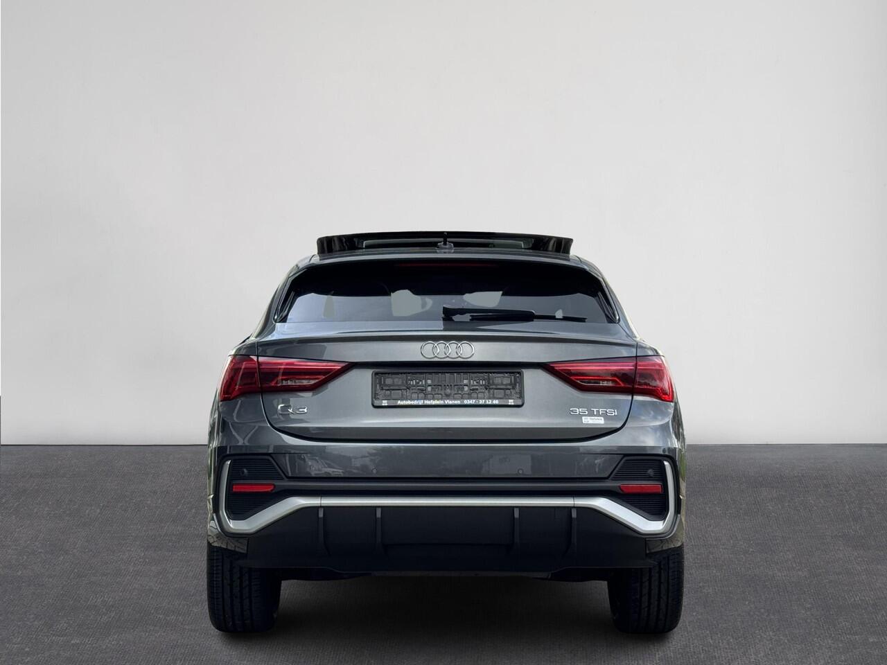 Audi Q3 Sportback 35 TFSI Automaat S Edition | 19" Lichtmetalen Velgen | Airco | Panorama-schuifdak | Audi sound system | Navigatie| Audi virtual cockpit | Lederen Bekleding | S Line exterieur( Vestiging - Vianen Tel: 0347-371248 )