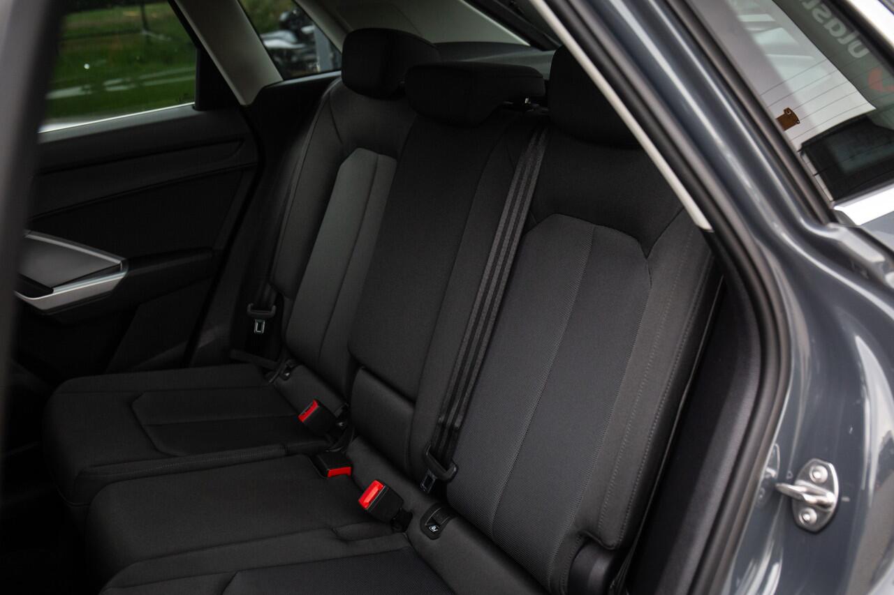 Audi Q3 35 TFSI Business Edition ,Stoelverwarming, Virtual Cockpit, Adaptive cruise, Regensensor