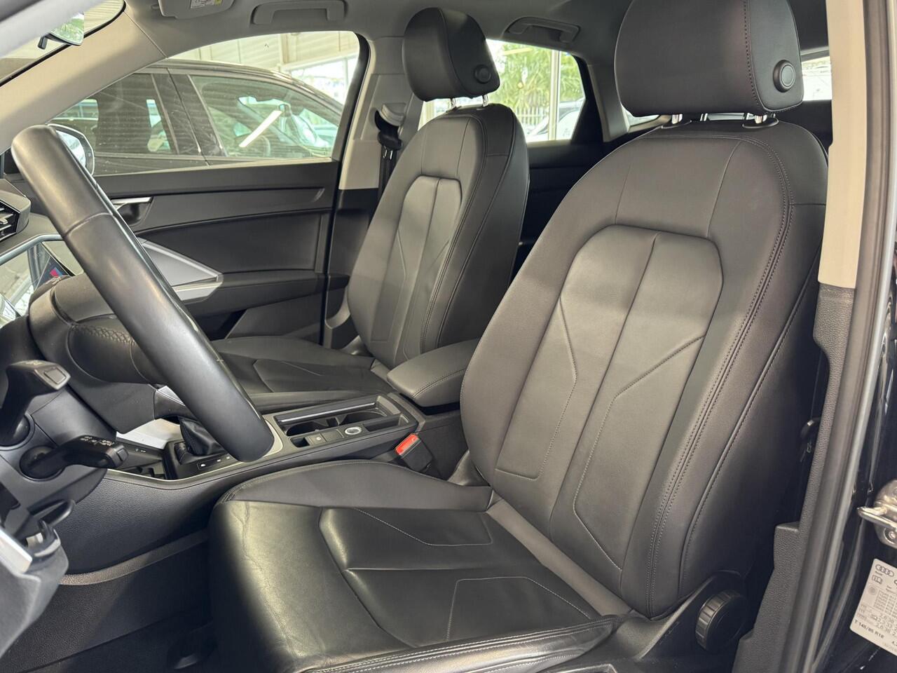 Audi Q3 Sportback 35 TFSI Automaat S Edition | 19" Lichtmetalen Velgen | Airco | Panorama-schuifdak | Audi sound system | Navigatie| Audi virtual cockpit | Lederen Bekleding | S Line exterieur( Vestiging - Vianen Tel: 0347-371248 )